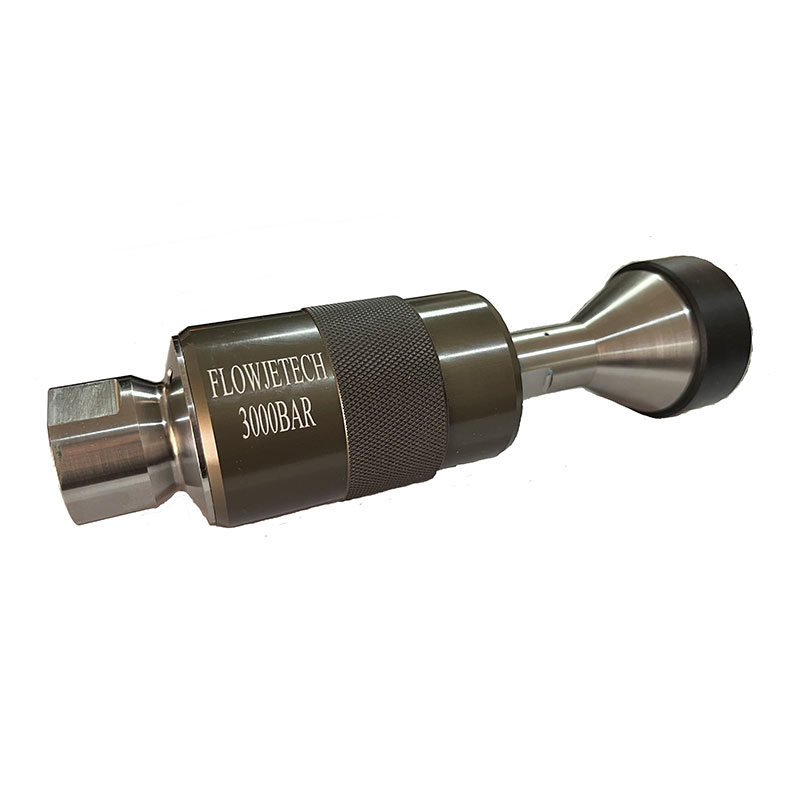 Surface cleaning nozzles